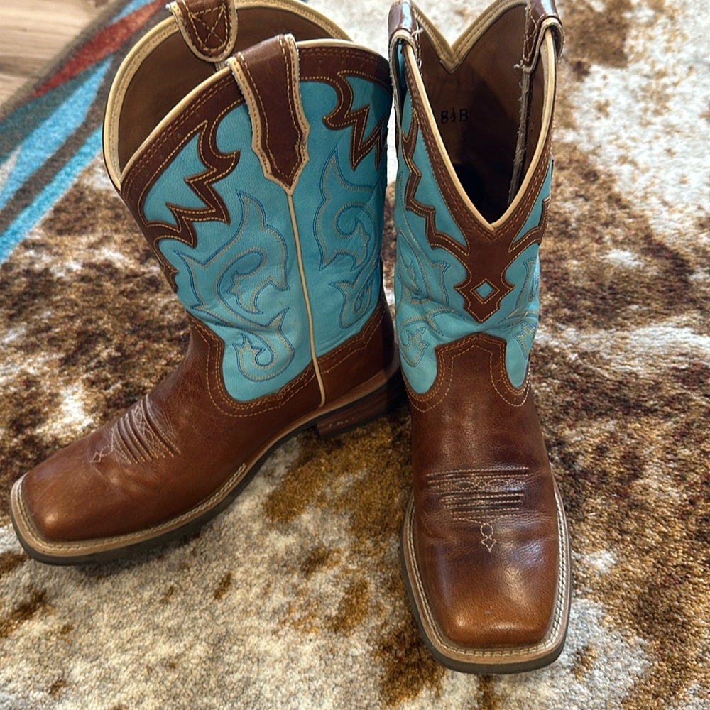 Ariat square toed cowboy boots